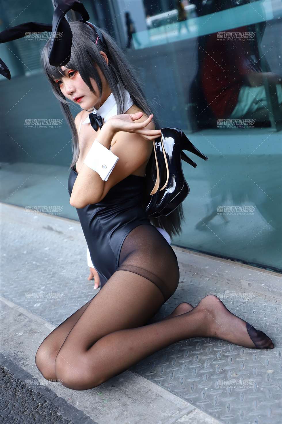 图片[4]-黑色皮衣兔妹coser-街拍流行馆