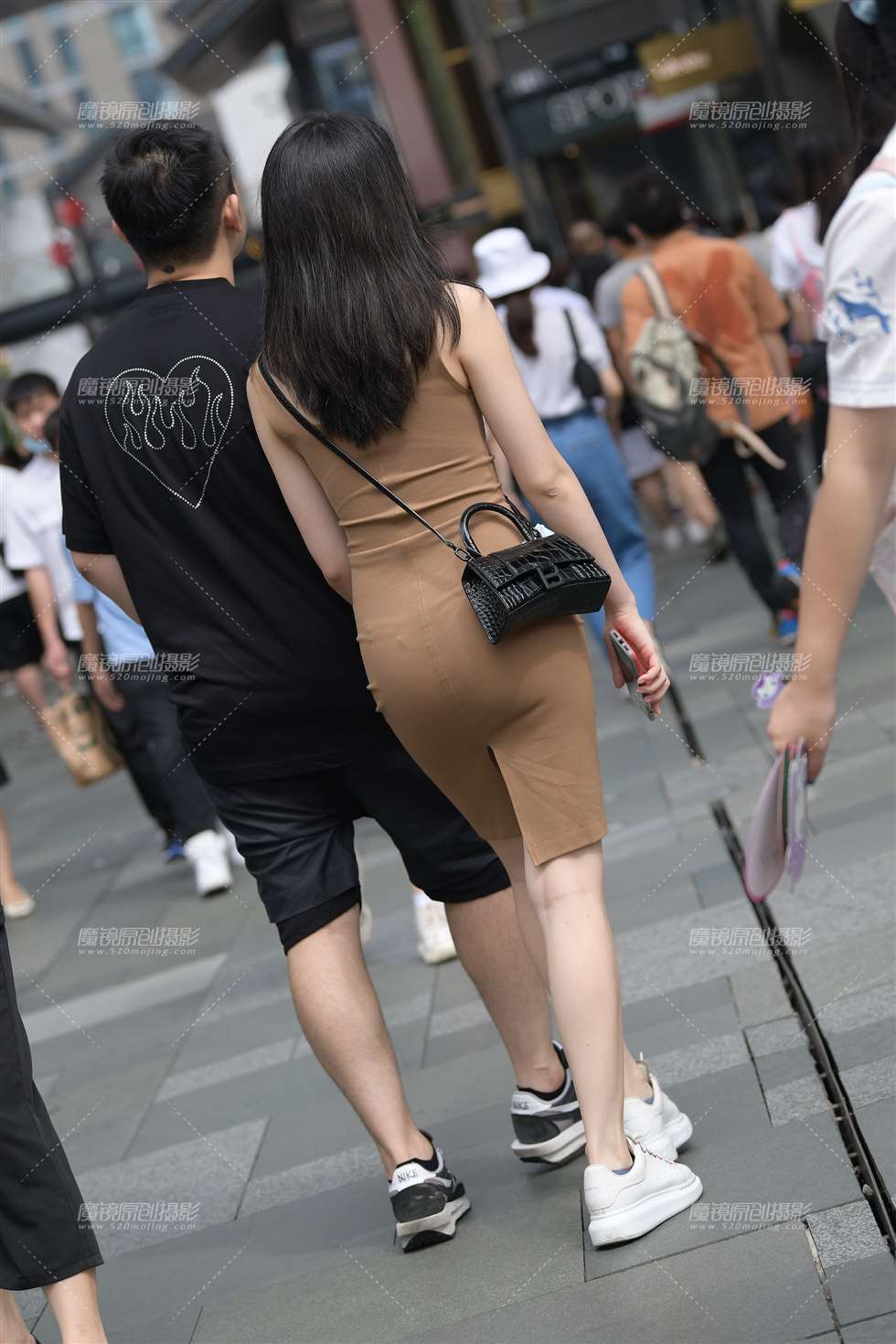 图片[2]-包臀裙女友~-街拍流行馆