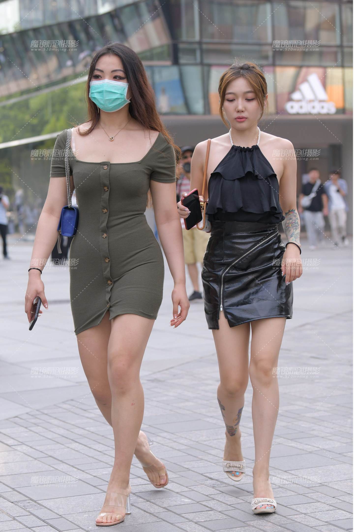 图片[4]-绿裙与黑裙-街拍流行馆