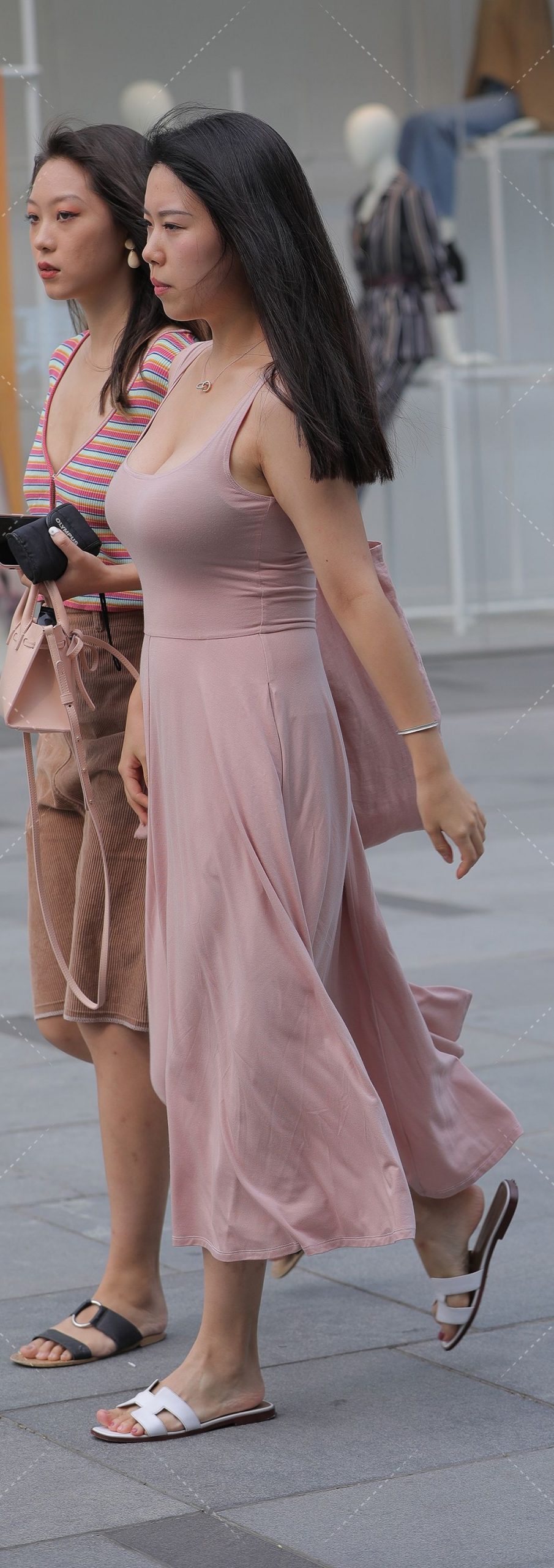 图片[2]-一袭粉红色长裙，优雅动人，时尚，轻盈，缇秀-街拍流行馆